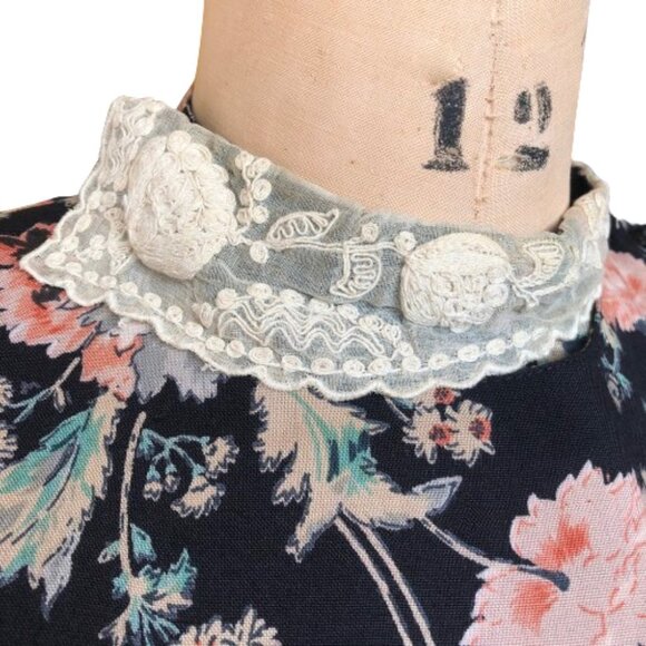 Vintage French Rene Derhy dark florals and lace tunic top shirt - Picture 7 of 16